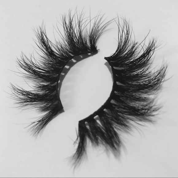 PRETTY PRIVILEGE - Picture 1 of 3